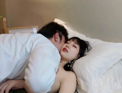 ตลอดทั้งคืนในโรงแรมหลงใหลกับแฟนลับ