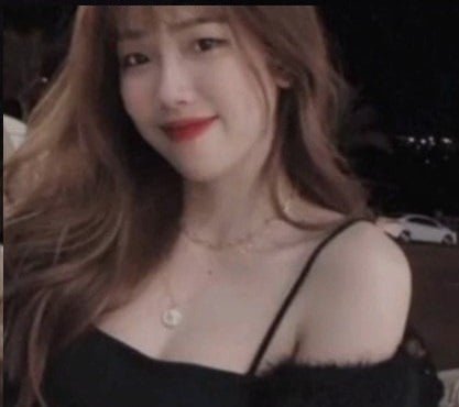 Le Bich Van เปิดเผยคลิปร้อนที่เต็มไปด้วยเรื่องอื้อฉาว
