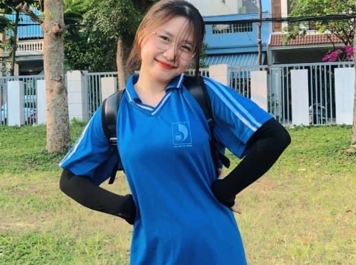 Duong Thi Minh Mong มีเสน่ห์และเต็มไปด้วยความปรารถนา